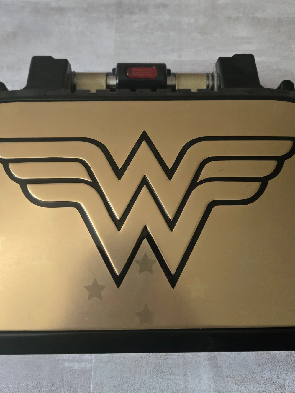 Wonder Woman Electric Pancake Maker DCW-300CN Gold Black DC Comics w/ Manual